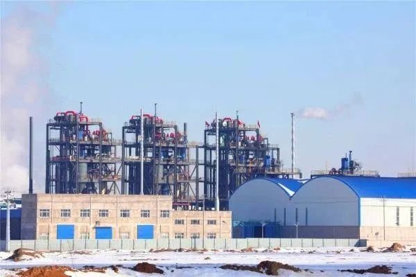 Anhui Huanrui liefert Wärmedämmung für die Dongyue Jinfeng Fluorchemikalienpipeline in der Inneren Mongolei