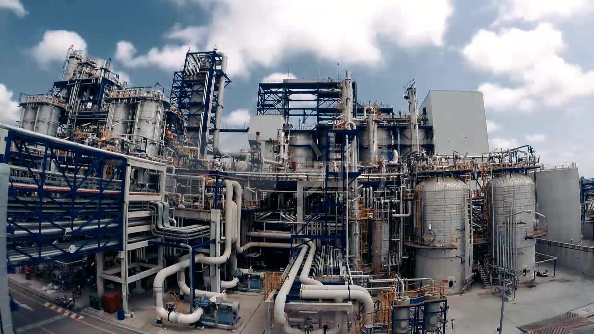 Anhui Huanrui hat die Ausschreibung für den elektrischen Begleitheizungsrahmen mit konstanter Leistung von Wanhua Chemical erfolgreich gewonnen und damit die Innovation und Entwicklung der chemischen Industrie gefördert.